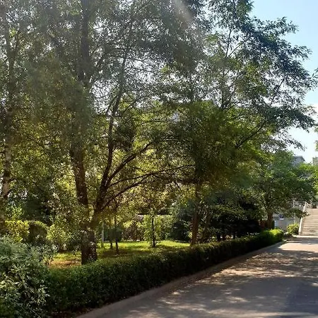 Karkonoska Z Garazem 公寓 *