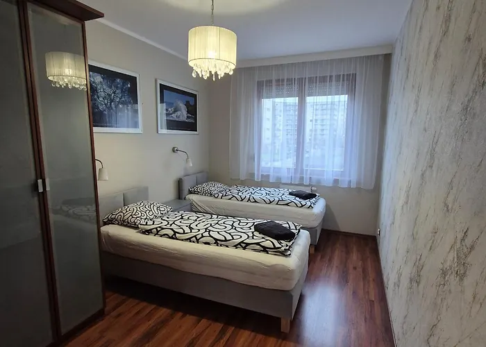 Karkonoska Z Garazem Lägenhet