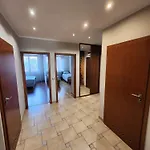 Апартаменты Karkonoska Z Garazem