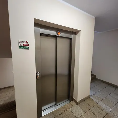 Karkonoska Z Garazem アパート ヴロツワフ