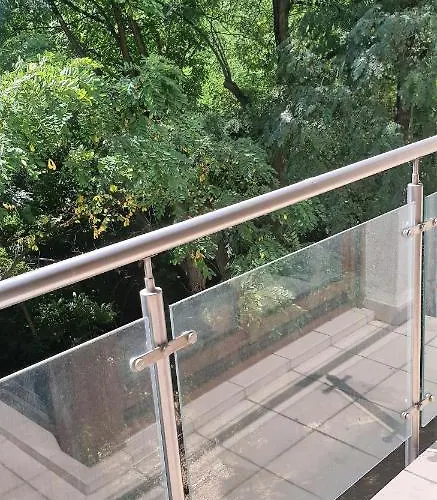 Karkonoska Z Garazem 公寓