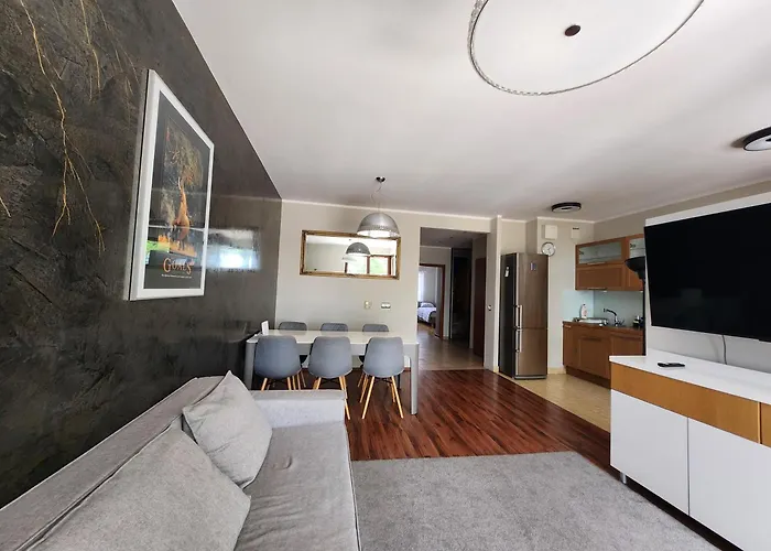 Karkonoska Z Garazem 弗罗茨瓦夫